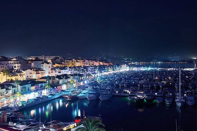 The Ultimate Marbella Nightlife Guide 2025: Top 5 Gentlemen’s Clubs, 5 Discotheques &amp; 5 Lounge Bars in Puerto Banús, Marbella Old Town and Golden Mile